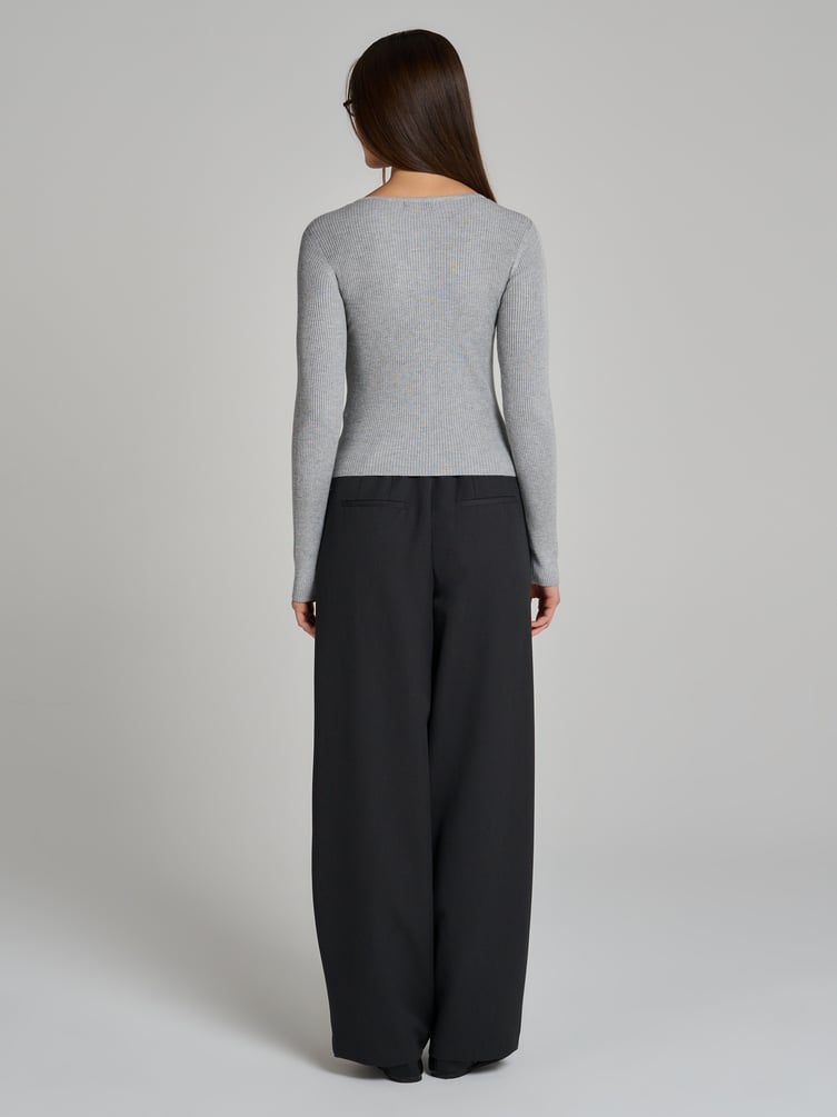 Брюки бананы классические