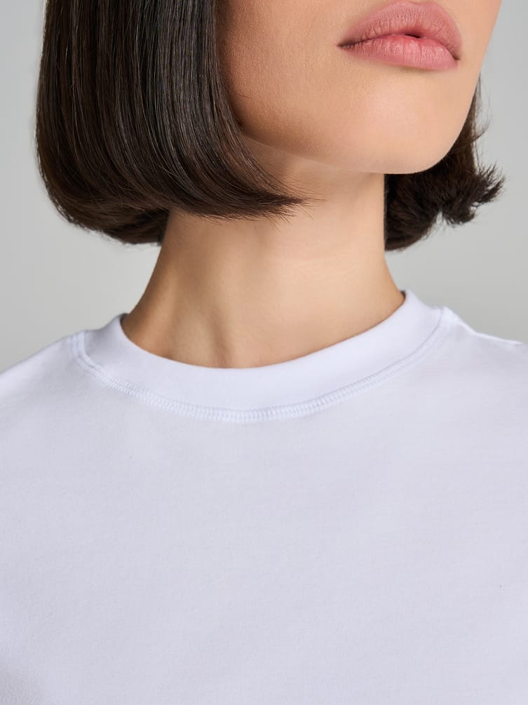 Короткая футболка с кружевом