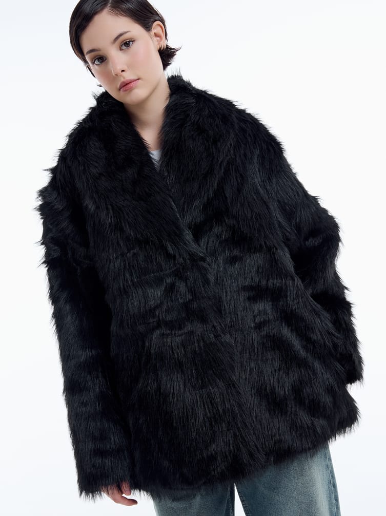 Шуба искусственная короткая