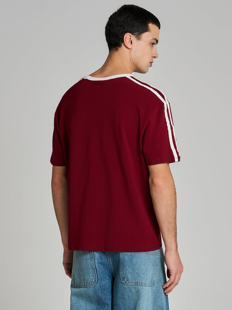 Футболка спортивная с лампасами