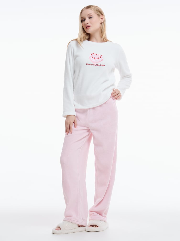 Плюшевая пижама с вышивкой и брюками