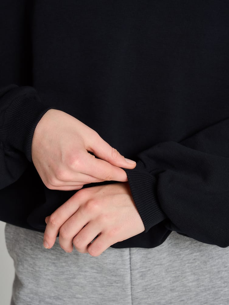 Свитшот с резинкой на талии