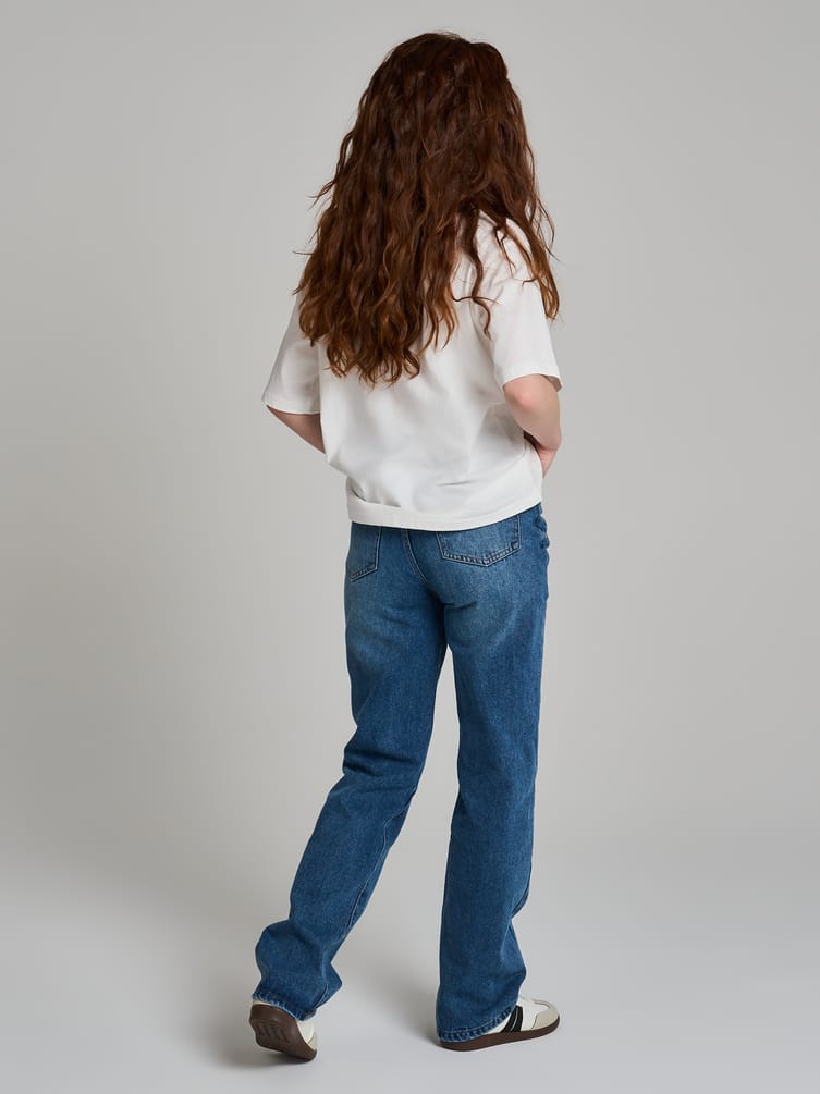 Джинсы прямые с потертостями