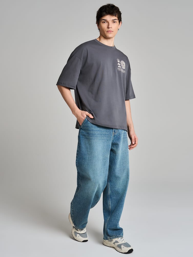 Футболка оверсайз с принтом лабиринта на спине