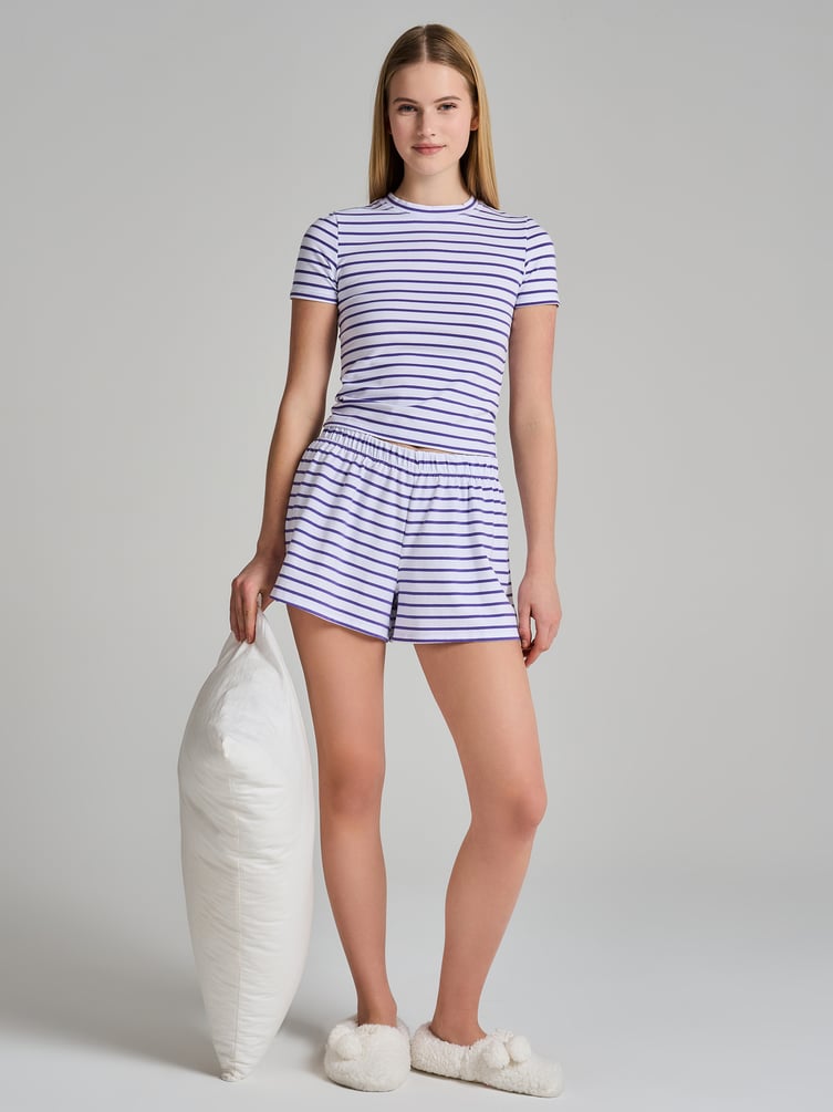 Полосатая пижама с шортами