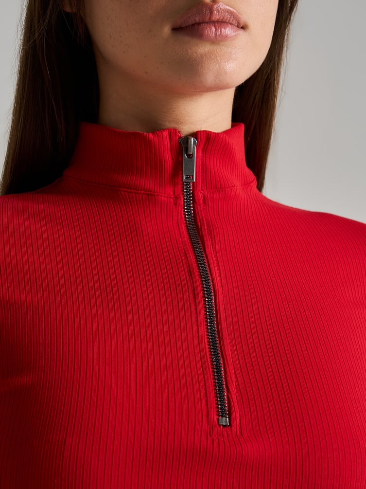 Платье в рубчик деловое