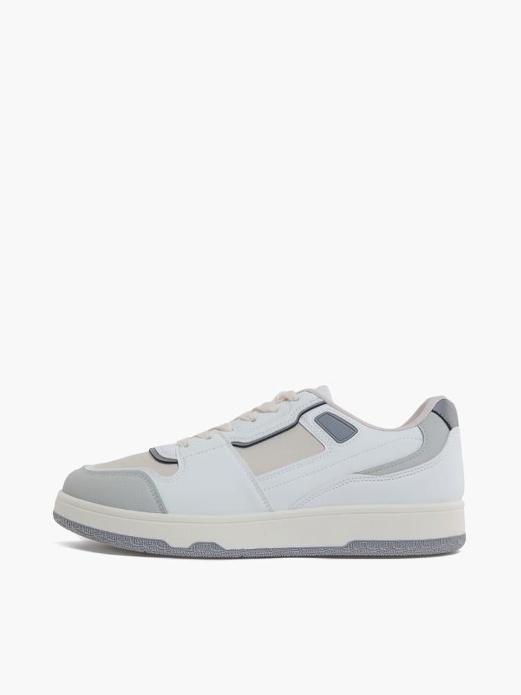 Кроссовки спортивные