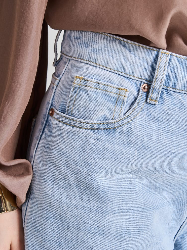 Джинсы широкие