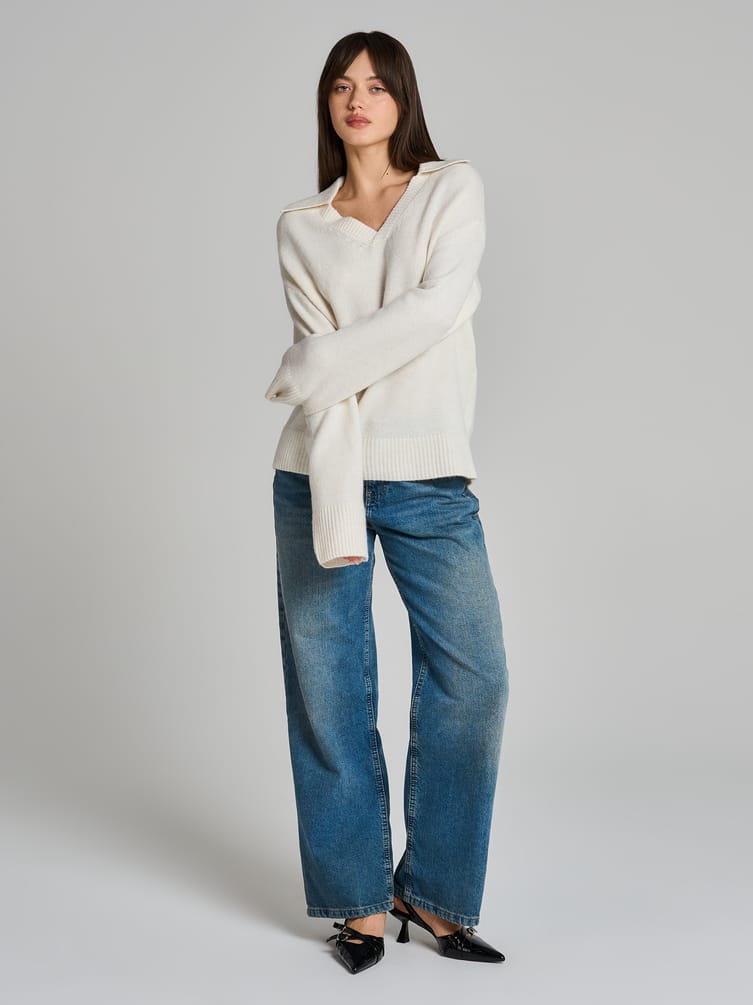 Вязаный пуловер с воротником