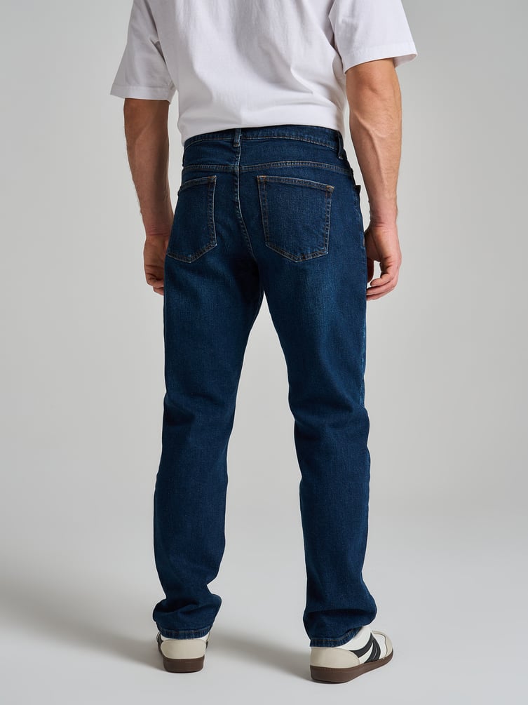 Классические прямые джинсы