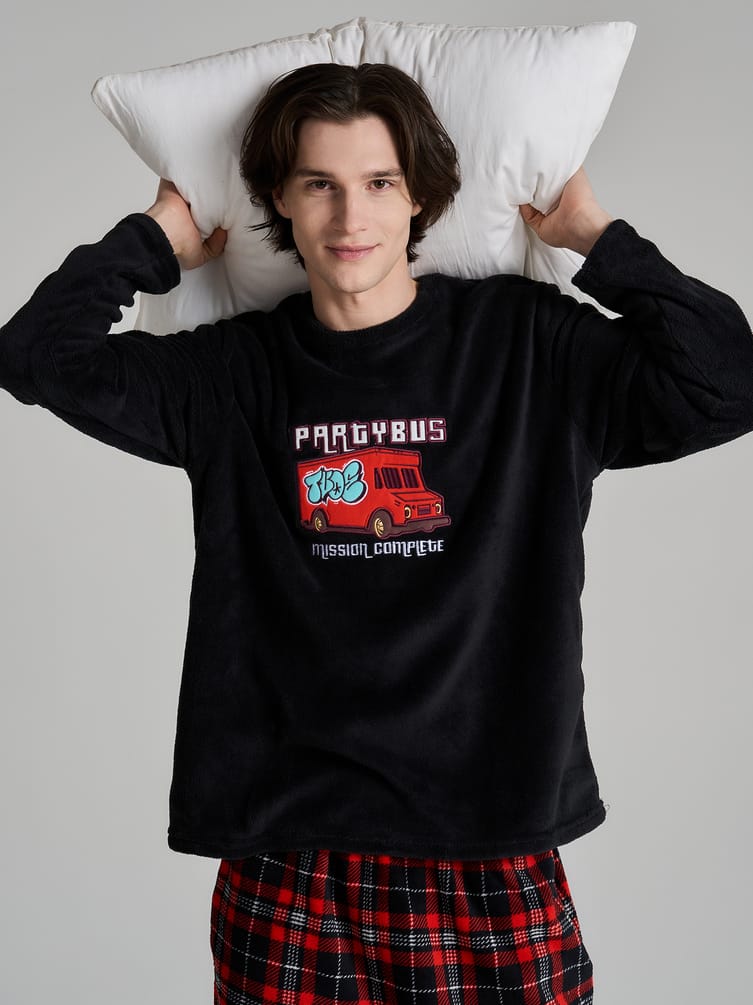 Пижама плюшевая с вышивкой и штанами