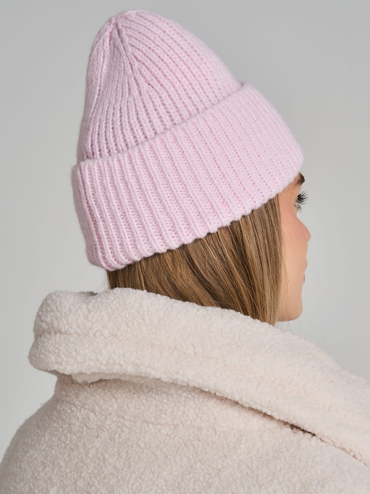 Вязаная зимняя шапка