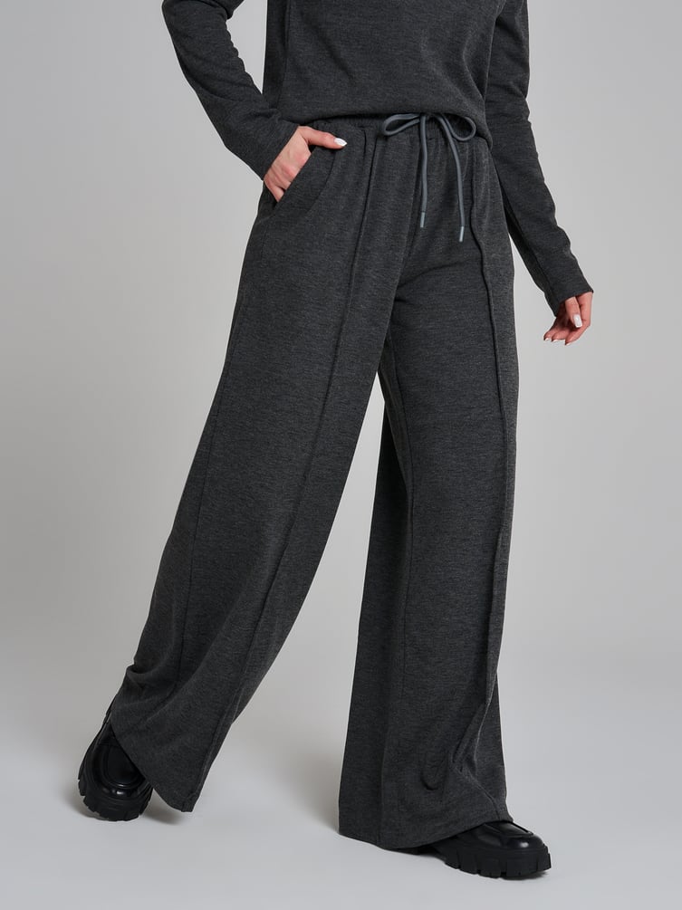 Брюки со стрелками широкие повседневные