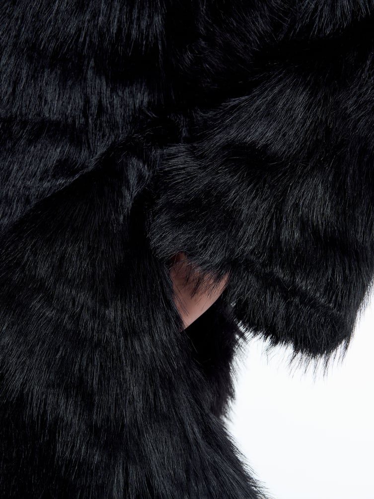 Шуба искусственная короткая