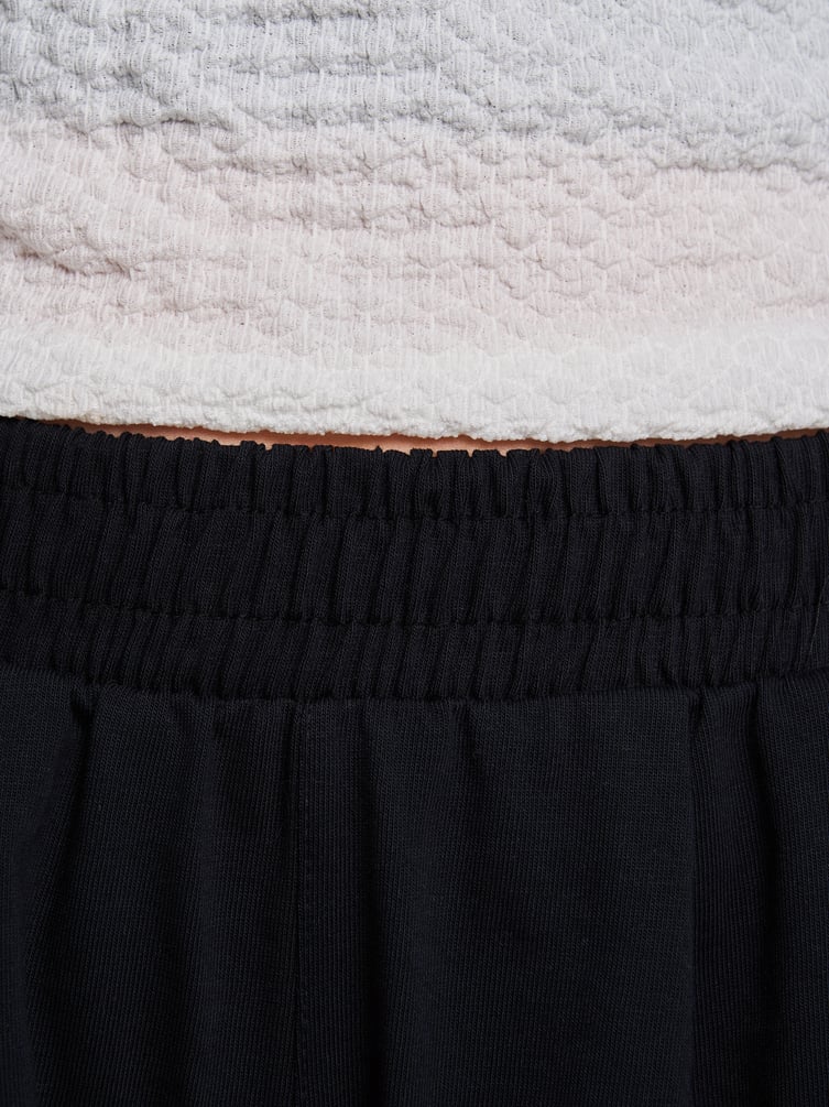 Шорты повседневные с кружевом