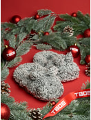 Плюшевые тапочки с помпонами