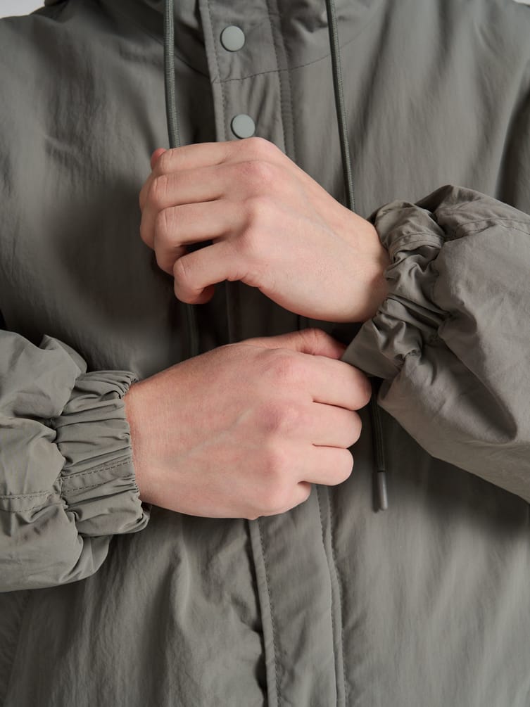 Куртка демисезонная с капюшоном