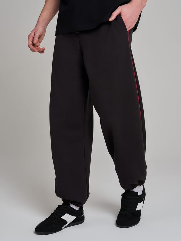 Брюки джоггеры оверсайз с лампасами