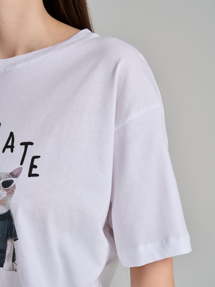 Пижама с принтом и брюками в полоску