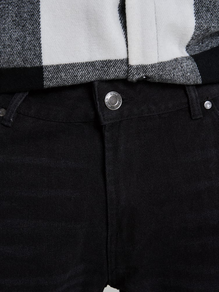 Прямые классические джинсы