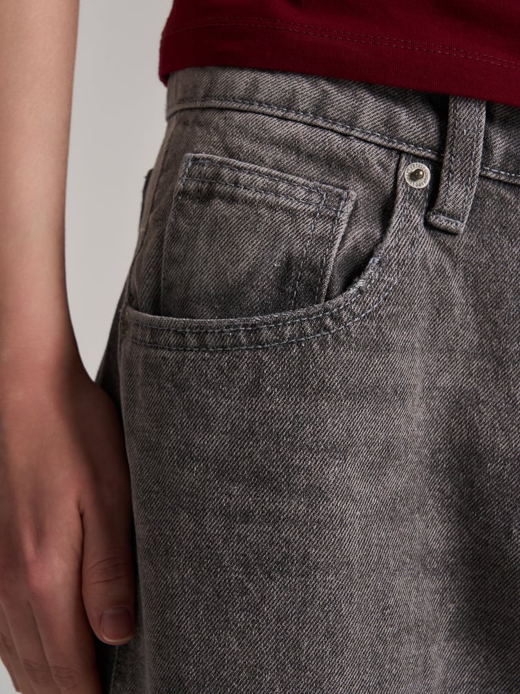 Джинсы широкие с завышенной талией