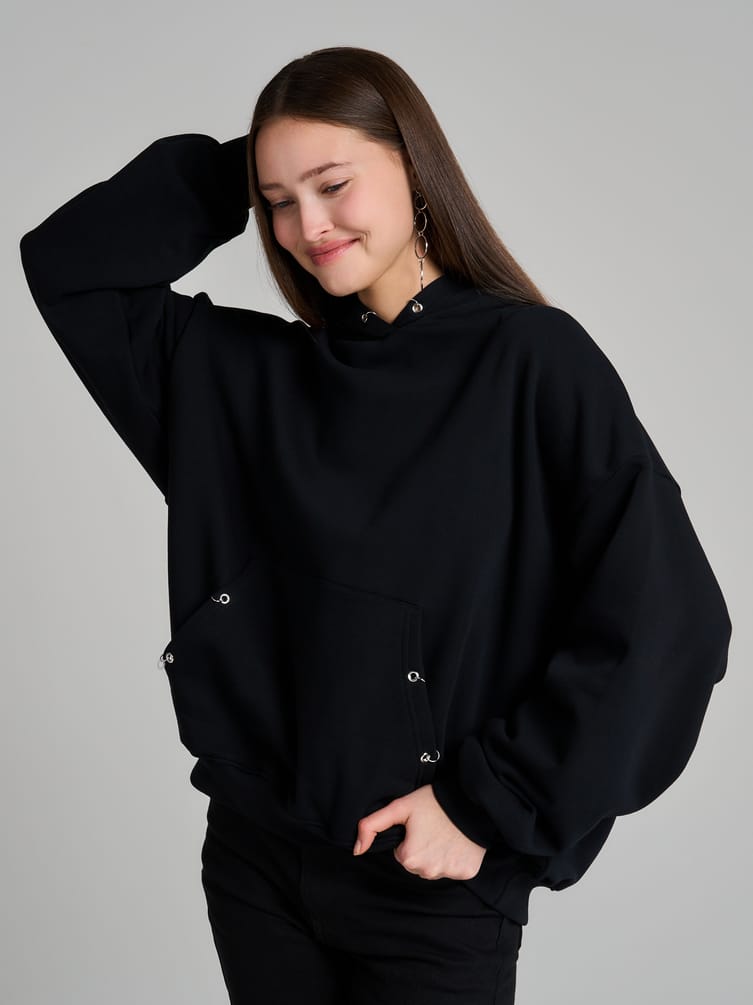 Тёплое худи с люверсами и кольцами