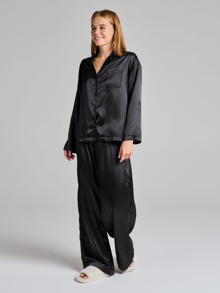 Пижама шелковая со штанами и рубашкой