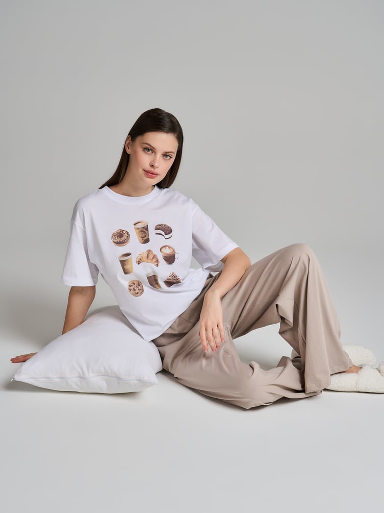 Пижама с принтом и брюками