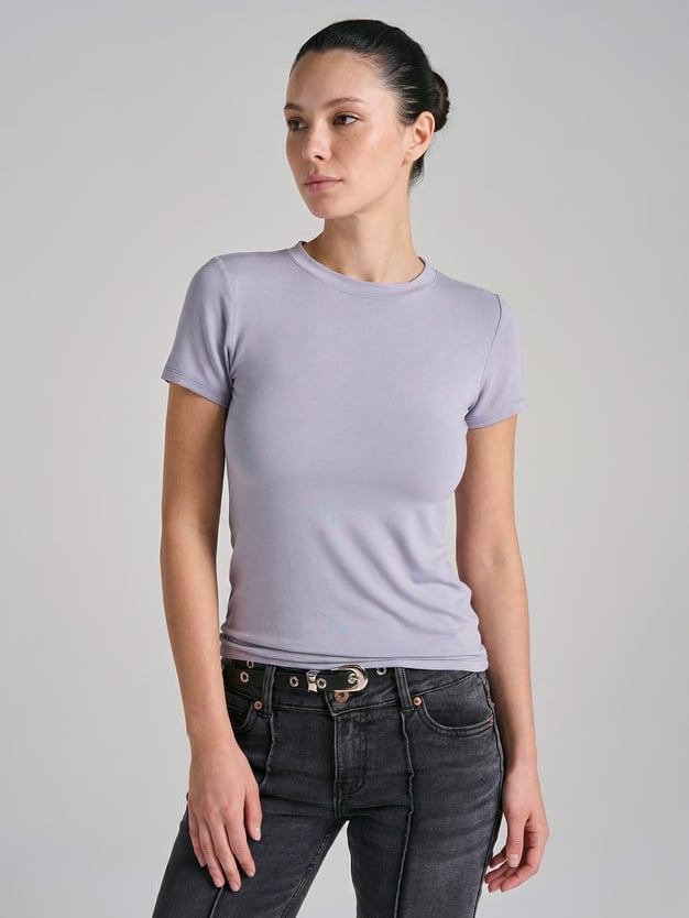 Футболка приталенная из вискозы