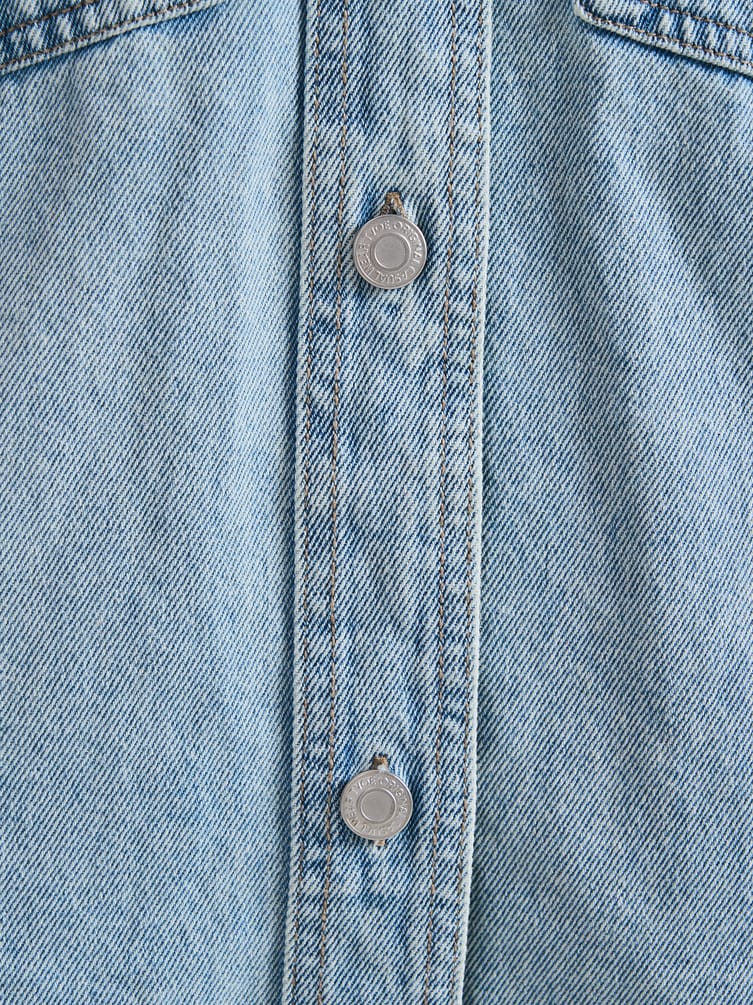 Джинсовая куртка оверсайз