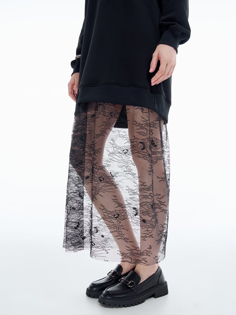 Платье-толстовка с кружевом