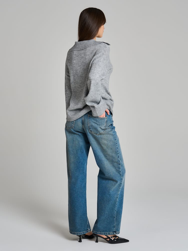 Вязаный пуловер с воротником