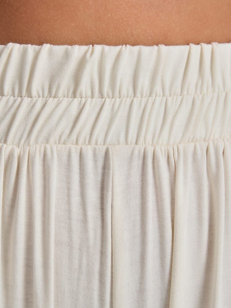 Пижама с кроп-топом и брюками