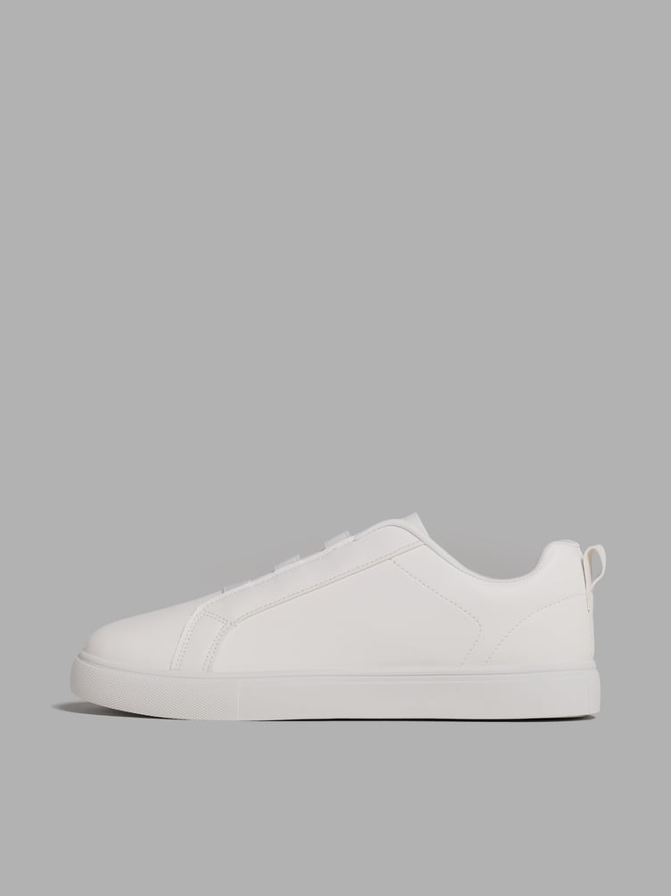 Кроссовки на резинке