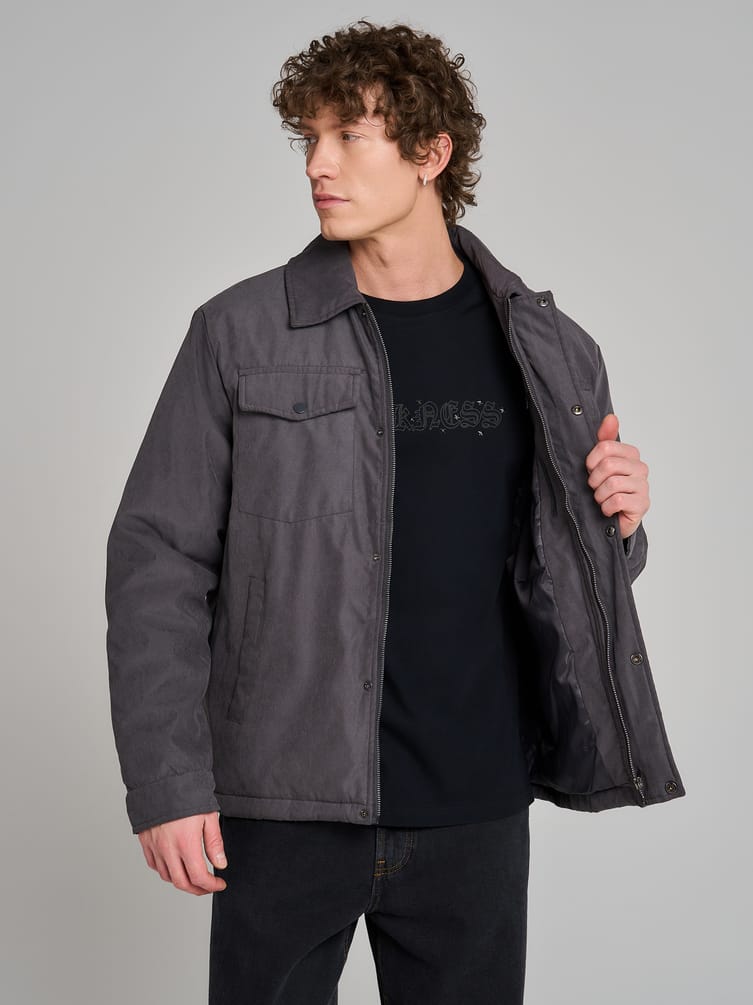 Футболка с надписью Darkness и заклепками