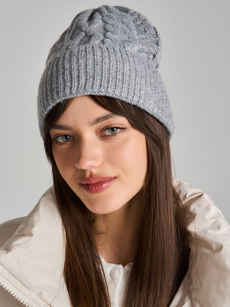 Вязаная зимняя шапка