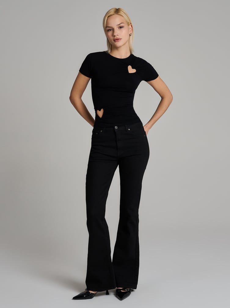 Футболка приталенная с вырезами сердце