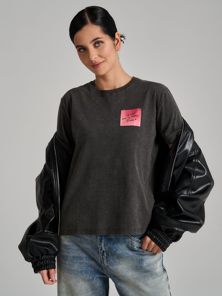 Футболка с вареным эффектом и принтом