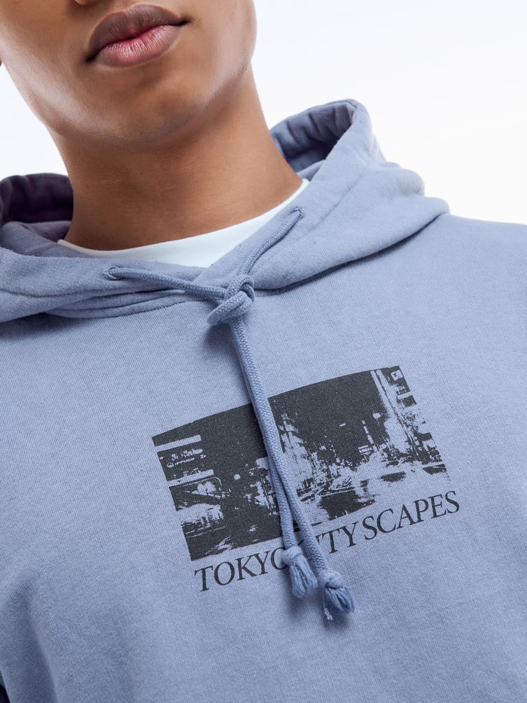 Теплое худи с варенным эффектом и принтом Tokyo