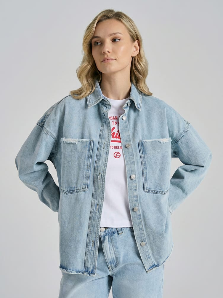 Джинсовая куртка оверсайз