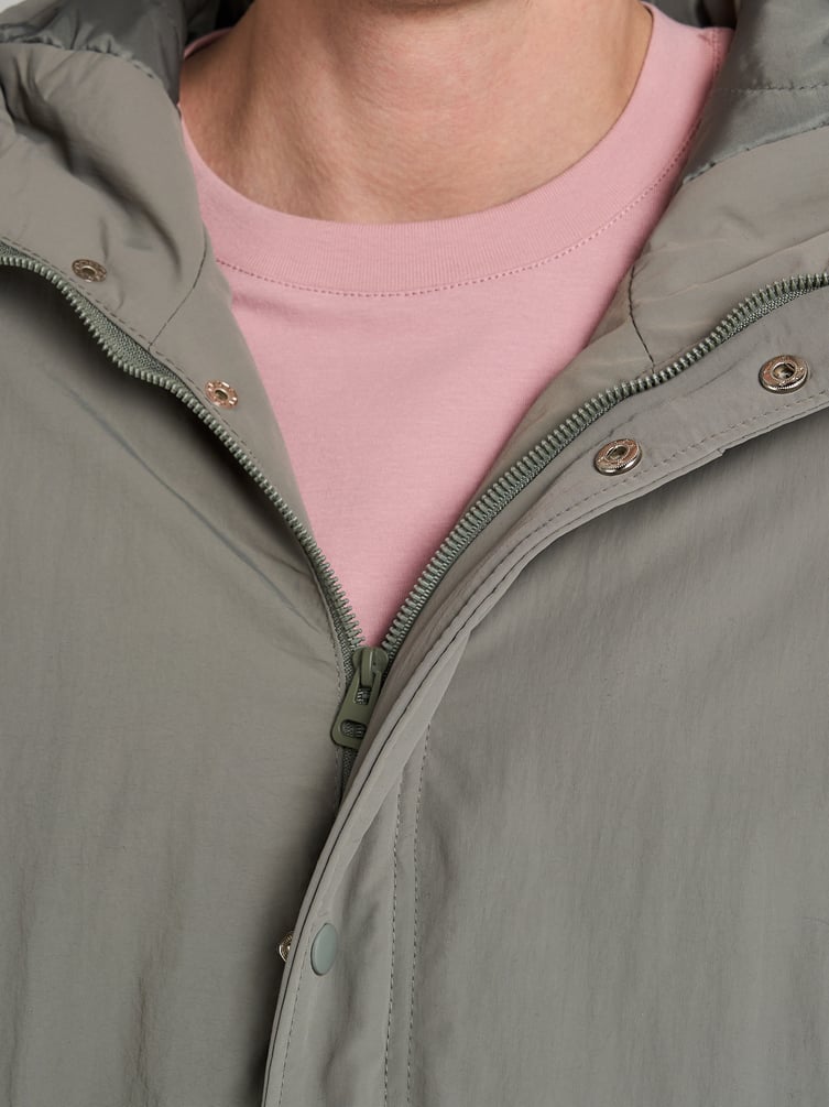 Куртка демисезонная с капюшоном