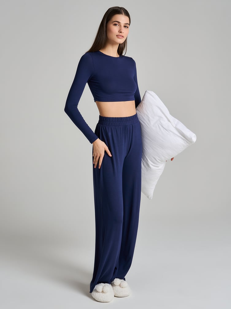 Пижама с кроп-топом и брюками