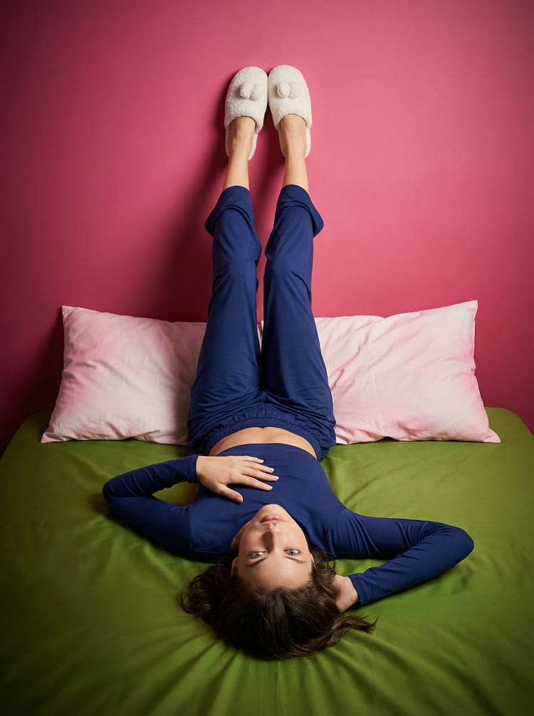 Пижама с кроп-топом и брюками