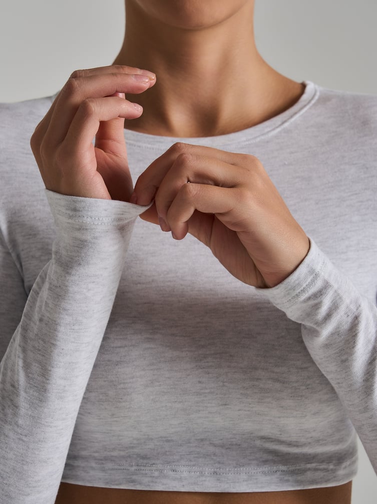 Пижама с кроп-топом и брюками