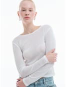 Легкий лонгслив с длинным рукавом