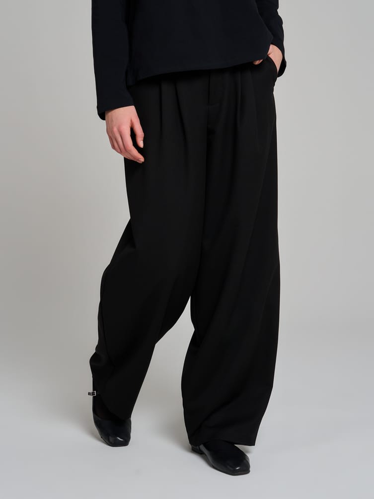 Брюки бананы классические