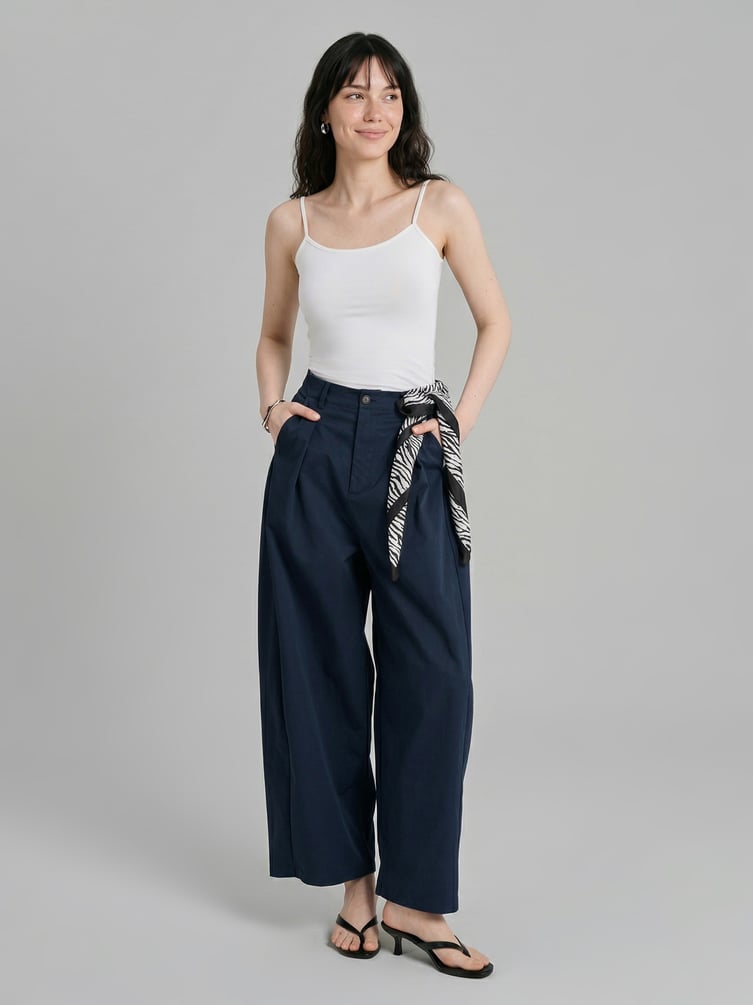 Топ на тонких бретелях