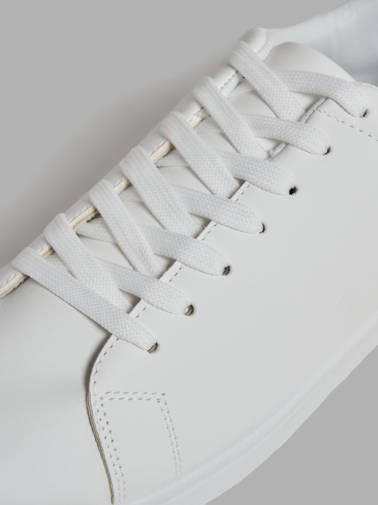 Кроссовки низкие спортивные