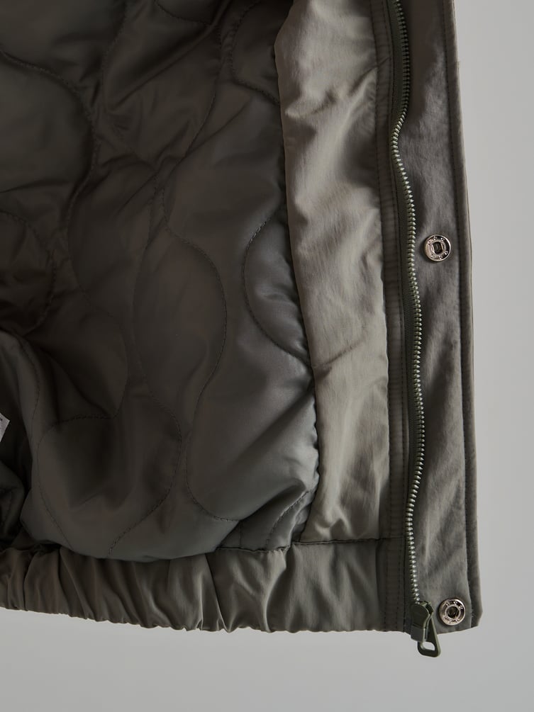 Куртка демисезонная с капюшоном