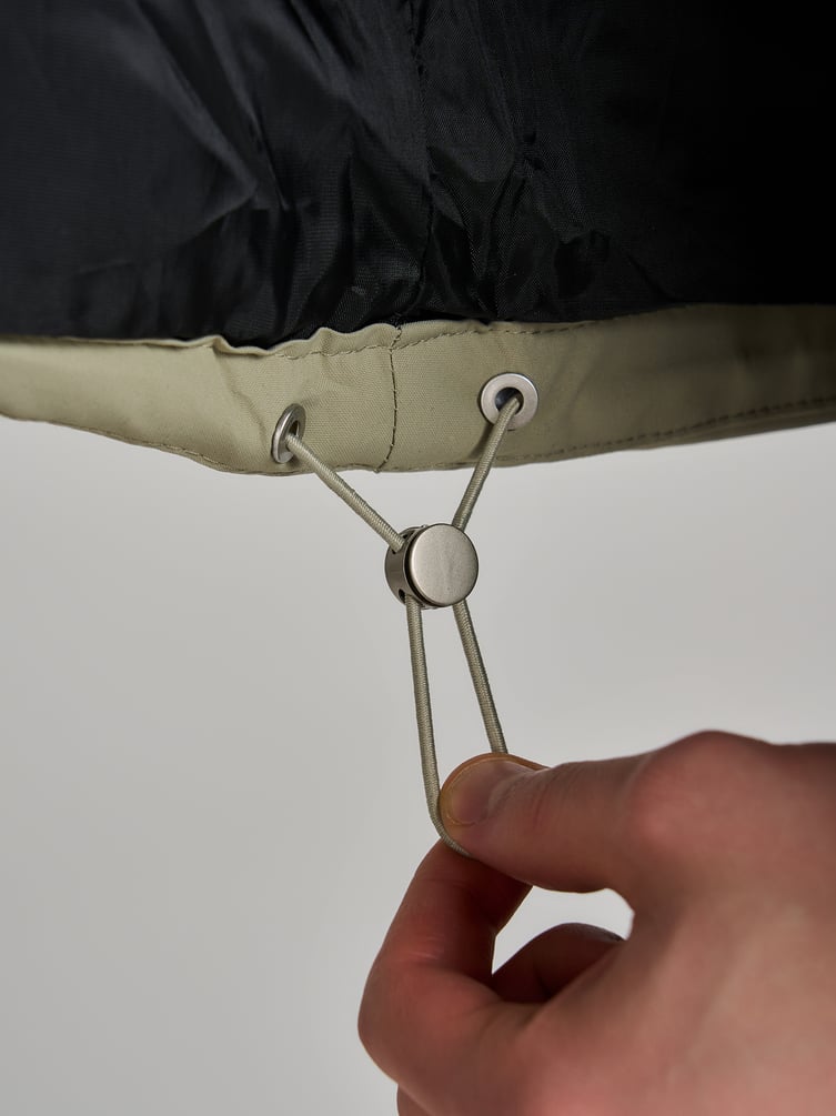 Куртка зимняя с капюшоном на синтепоне